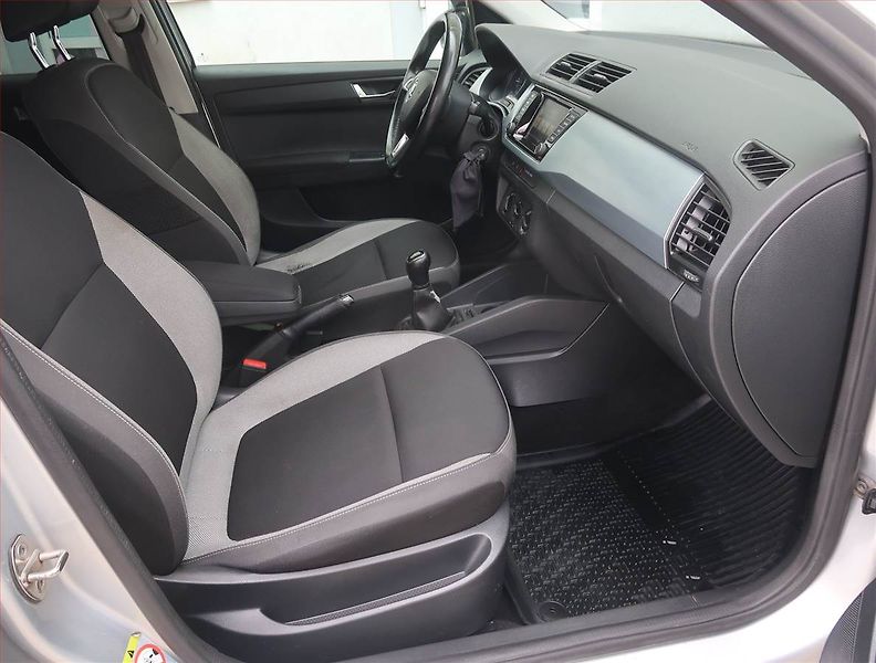 Škoda Fabia (2017) 1.4 TDI, jezdí dobře - fotka 9 z 17