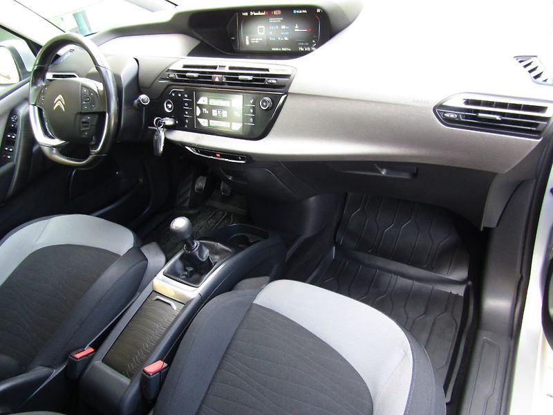Citroën C4 Picasso (2015) 1.6 HDI 88kW PLNÁ VÝBAVA - fotka 14 z 40