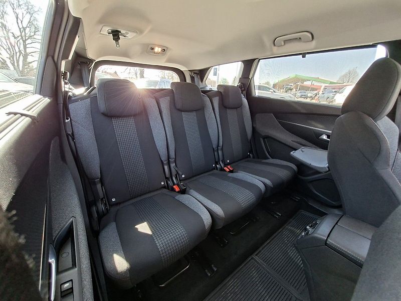 Peugeot 5008 ACTIVE PACK 1.5 BHDi 130k EAT8 - fotka 5 z 27