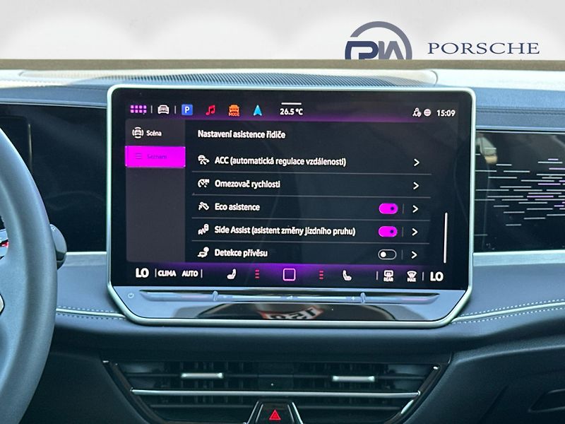 Volkswagen Passat Elegance 2,0 TDI 110 kW - fotka 19 z 23
