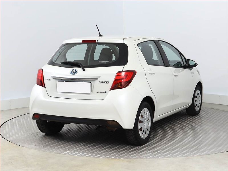 Toyota Yaris (2015) 1.5 Hybrid, Automat, Navi - fotka 5 z 17