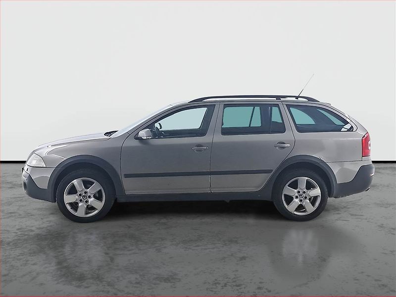 Škoda Octavia (2008) Scout 2.0 TDI, 4X4, Tažné - fotka 3 z 19