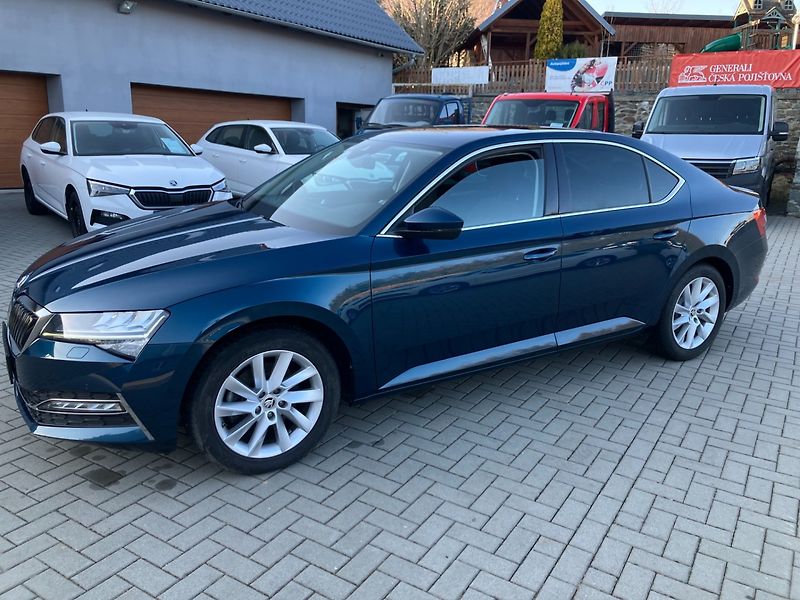 Škoda Superb (2020) IV 1.4PHEV 160 STYLE DSG - fotka 12 z 37