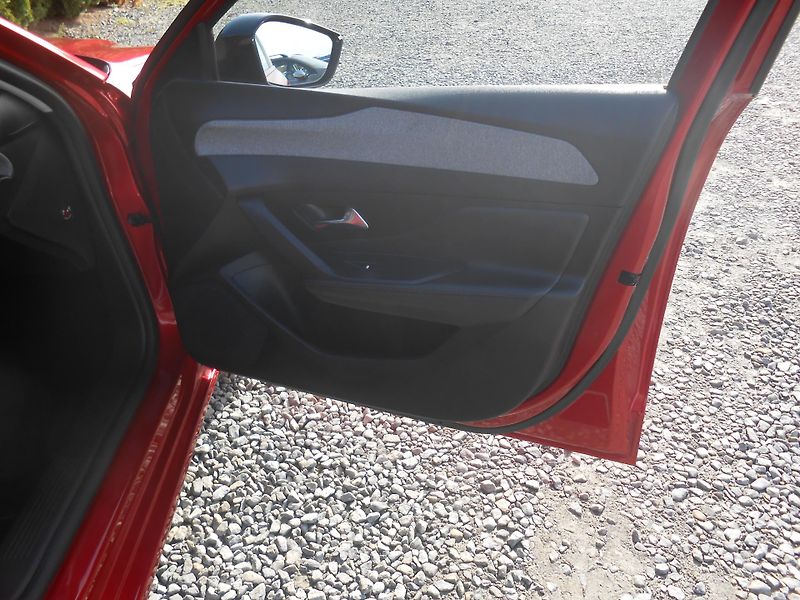 Peugeot 308 allure,led,automat,44tkm - fotka 19 z 41