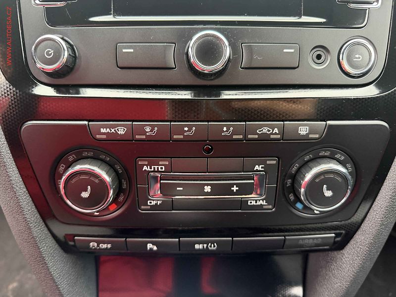 Škoda Octavia (2012) 2.0 TDi, RS, DSG, xenon - fotka 14 z 18