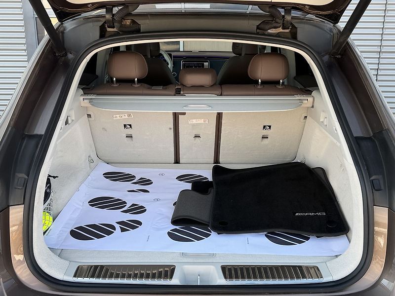 Mercedes-Benz EQE 500 AMG 4MATIC SUV - fotka 13 z 39