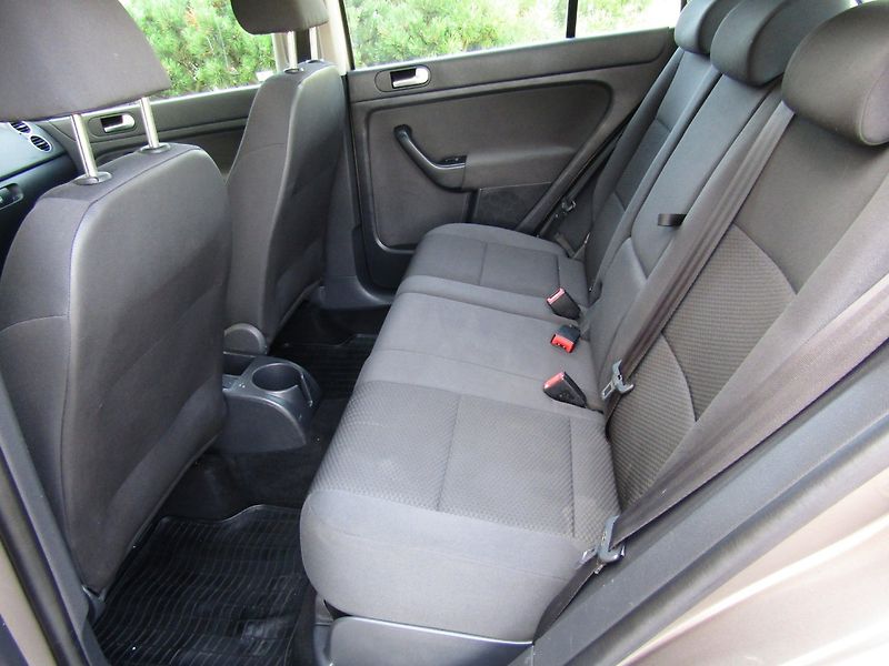 Volkswagen Golf Plus (2010) 1.4 16V 59kW - fotka 20 z 37