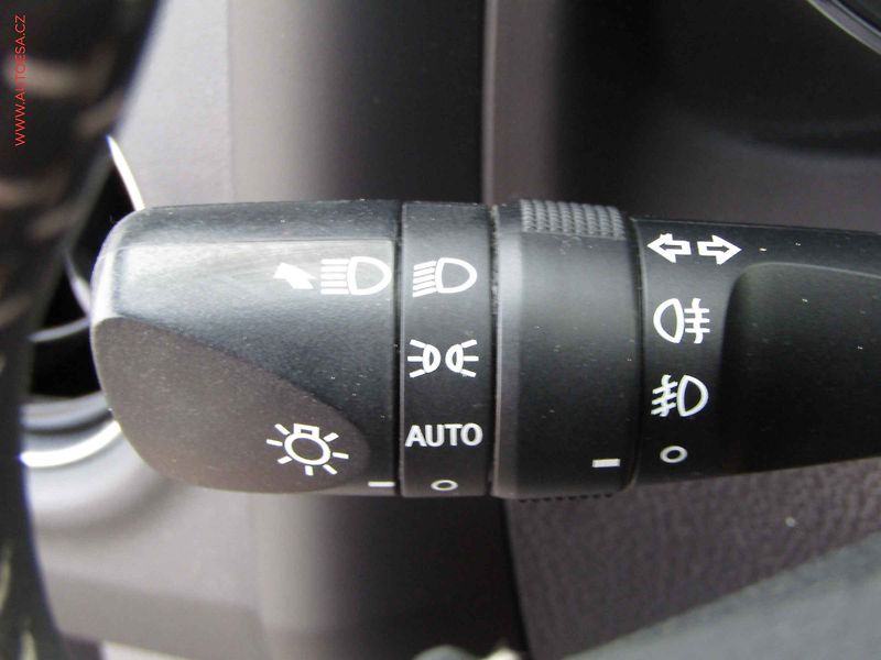 Toyota Auris (2019) 1.6VVT-i, ČR, Navi, autoAC - fotka 12 z 21