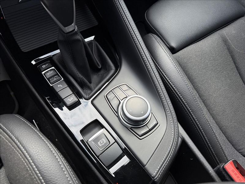 BMW X1 18d xDrive SportLine Head-up - fotka 16 z 23