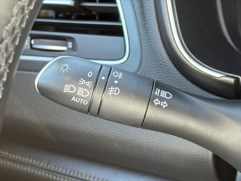 Renault Koleos 2,0 dCi 177k 4x4 Energy Intens - fotka 19 z 39