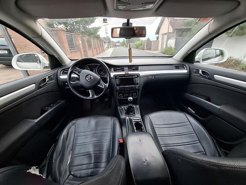 Škoda Superb (2013) 2.0 TDI, 10kW,xenon,facelift - fotka 10 z 15