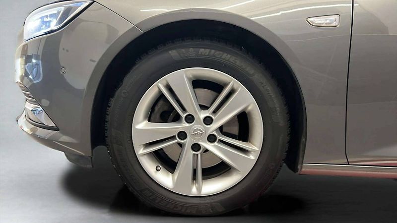 Opel Insignia Sports Tourer Innovation D 2.0 - fotka 25 z 32