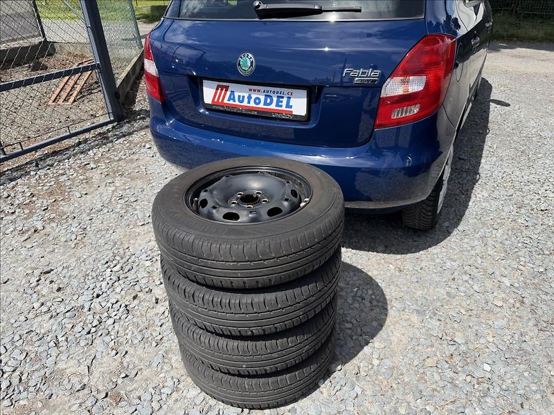 Škoda Fabia 1,4 i 16V 63kW  50TIS KM,KLIMA - fotka 29 z 50