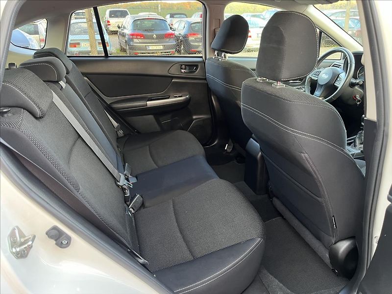 Subaru XV 2,0 D 4x4 108KW KAMERA SERVIS - fotka 12 z 44