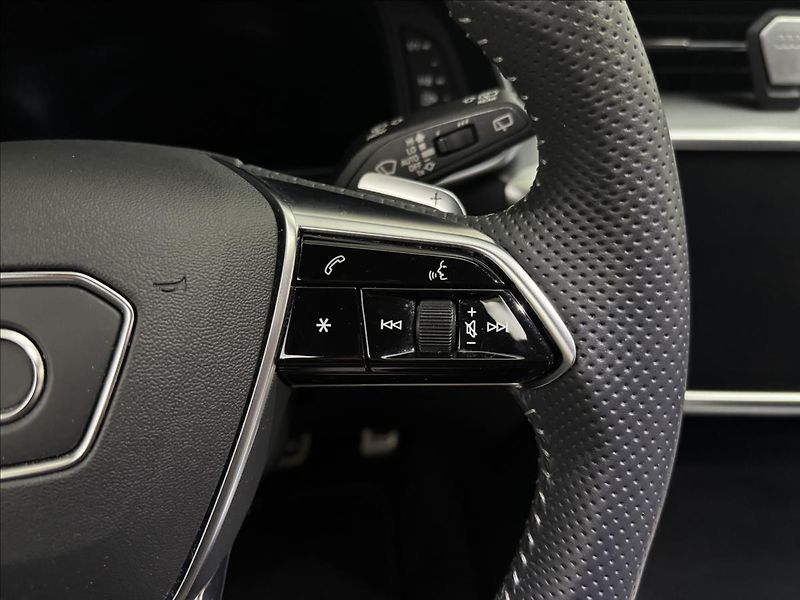 Audi S6 3,0 55TDi 257kW ACC AIR Q TZ - fotka 12 z 50