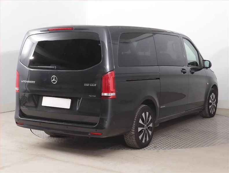 Mercedes-Benz Vito (2022) Select 119 CDI 4x4, Bus, 8Míst - fotka 5 z 19