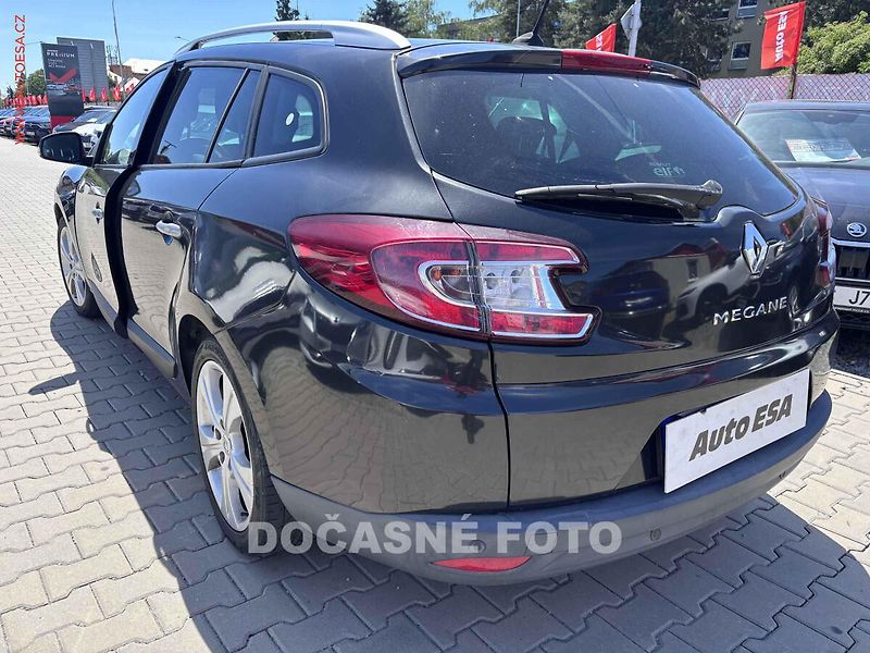 Renault Mégane (2010) 1.6i, navi, AC - fotka 2 z 3