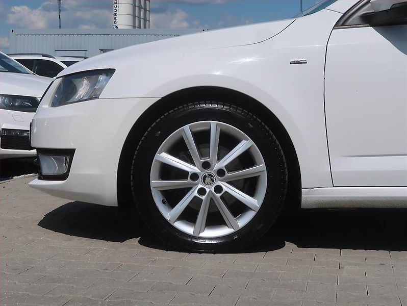 Škoda Octavia (2016) 2.0 TDI, Tempomat - fotka 14 z 17