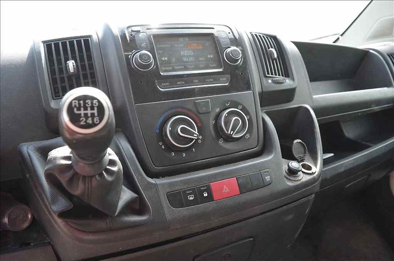Peugeot Boxer (2016) 2,2 D - fotka 15 z 19