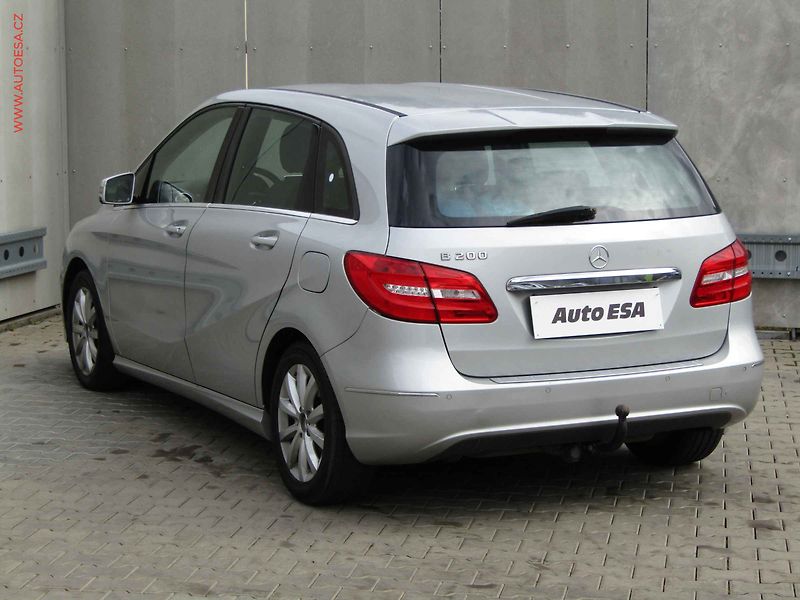 Mercedes-Benz Třídy B (2012) 1.6i B200, AT, bixen, navi, - fotka 6 z 24