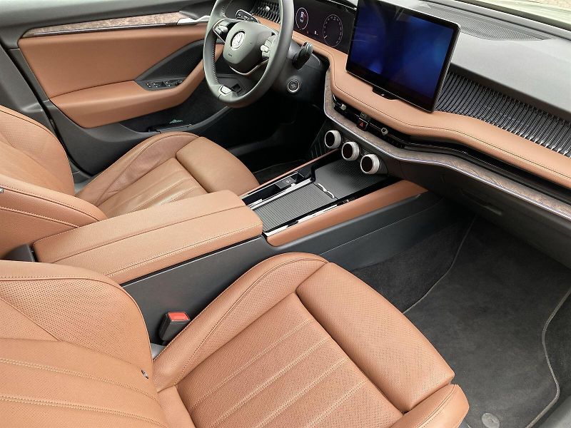 Škoda Superb (2024) 2.0 TDI 4x4 DSG L&K - fotka 8 z 38