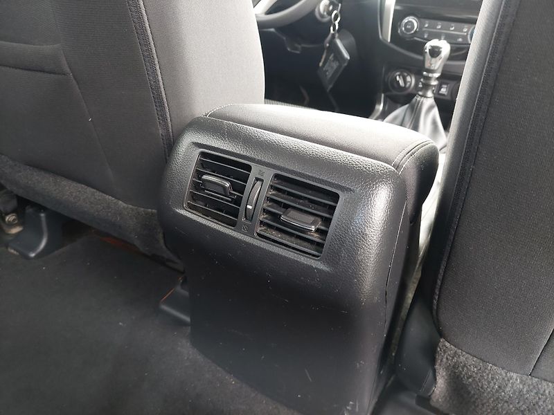 Nissan Navara (2020) Acenta Double Cab 4x4 140Kw  - fotka 30 z 37