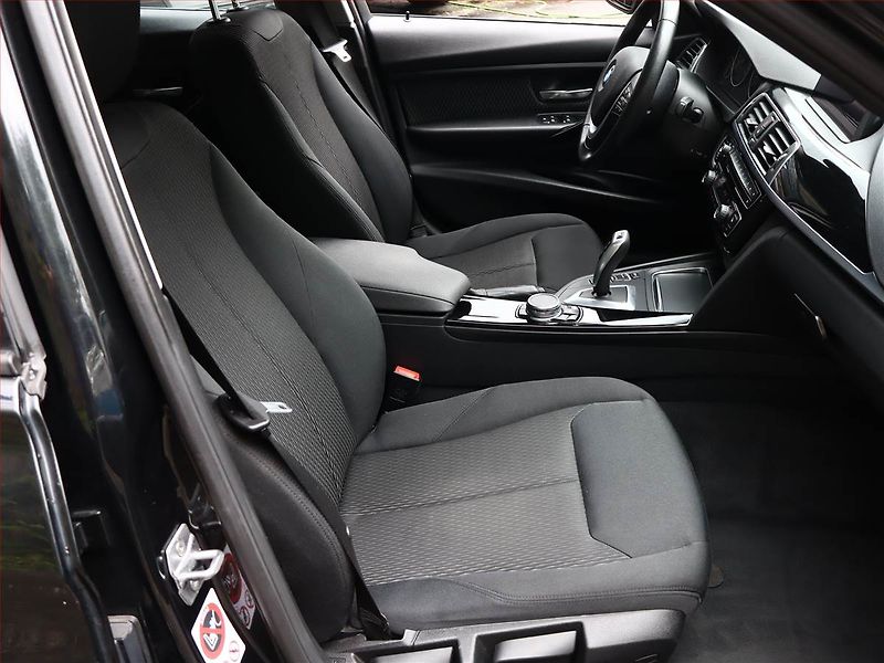 BMW Řada 3 (2016) 330 d xDrive, 4X4, Automat - fotka 7 z 20