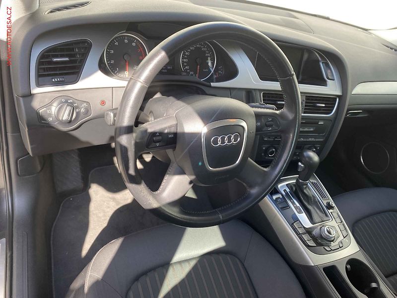 Audi A4 (2008) 3.2FSi Quattro, ČR, AT, navi - fotka 13 z 19