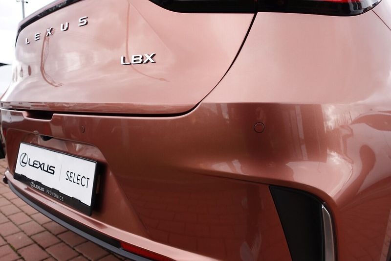 Lexus LBX 1,5 HEV Emotion Tech FWD - fotka 30 z 33