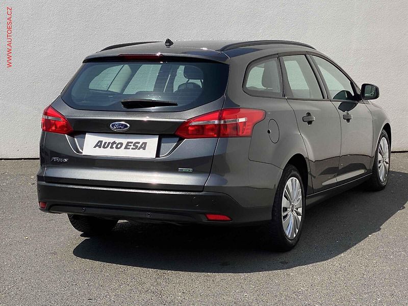 Ford Focus (2016) 1.0 EB, Trend, navi, stř. - fotka 4 z 17