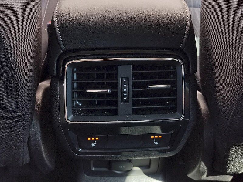 Škoda Karoq (2020) Style 1,5 Tsi 110 Kw DSG - fotka 31 z 43