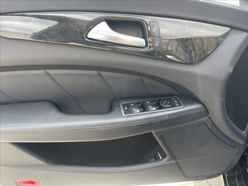 Mercedes-Benz CLS 2,2 250d 4-Matic 150kw GPS LED - fotka 21 z 34