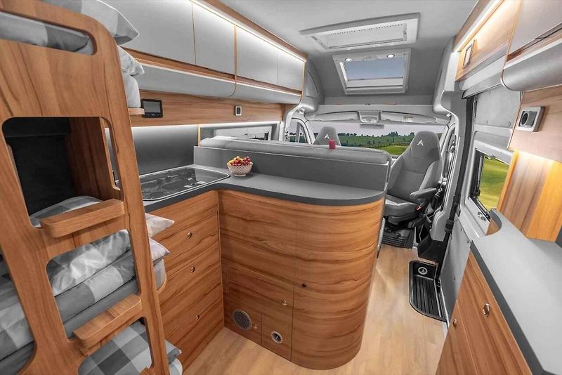 Obytné auto Affinity Five je speciálně přizpůsobené pro až pětičlennou rodinu.