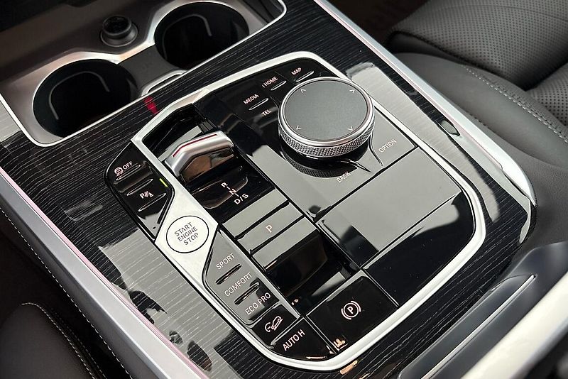 BMW X5 xDrive30d - fotka 23 z 26