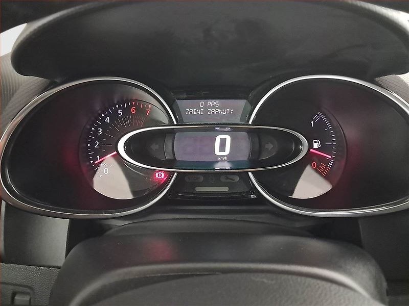 Renault Clio (2018) 1.2 16V, Tempomat - fotka 11 z 17