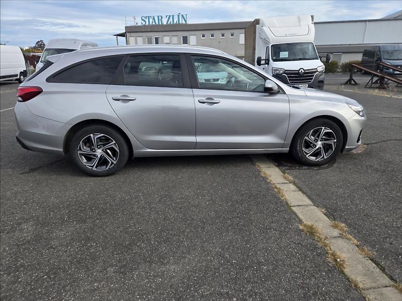 Hyundai i30 1,0 T-GDI  SMART - fotka 4 z 30