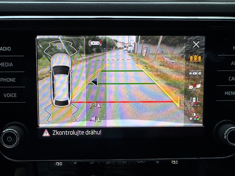 Škoda Superb (2021) 2.0TDI STYLE+ ACC NAVI LED ČR - fotka 19 z 27