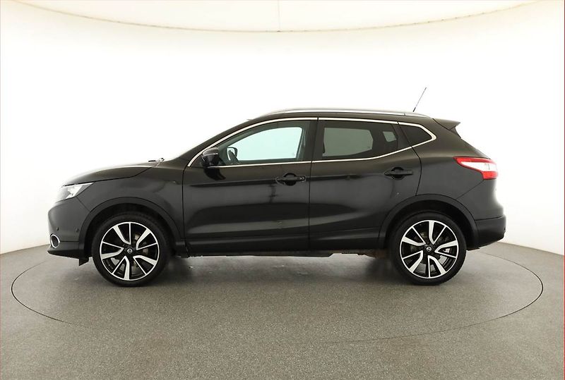 Nissan Qashqai (2015) Tekna 1.6 dCi, 4X4 - fotka 3 z 19