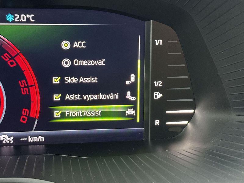 Škoda Superb (2020) Combi 2.0 TDI DSG Sportline - fotka 18 z 36