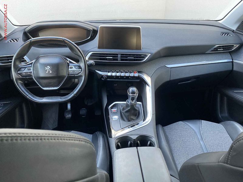 Peugeot 3008 (2017) 1.6 HDi, Allure, navi, kamera - fotka 8 z 19