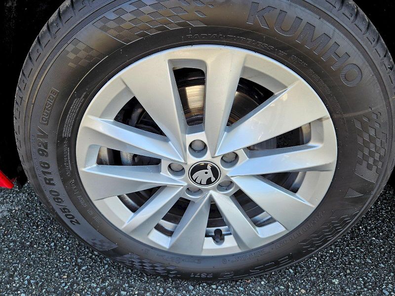 Škoda Kamiq (2025) SELEC TSI 85/1.0 M6F - fotka 26 z 27