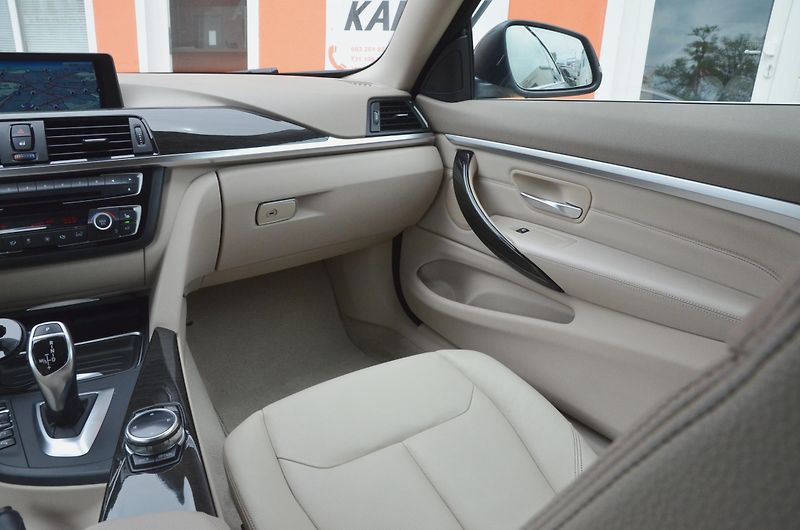 BMW Řada 4 (2015) 435d xDrive 230kW / ČR / LED   - fotka 25 z 43