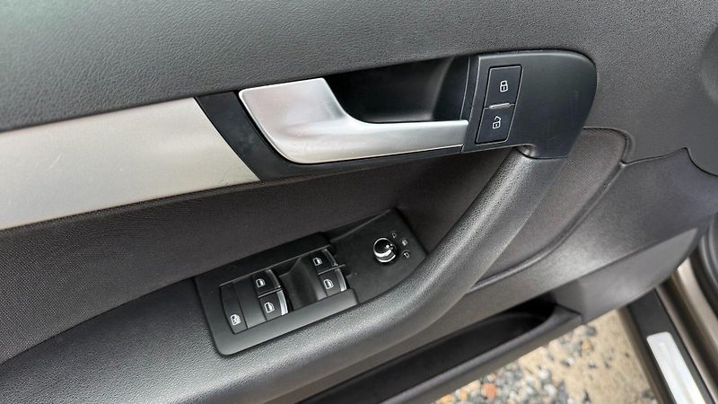Audi A3 (2010) 1.4TFSi 92kW REZERVOVANO - fotka 10 z 22