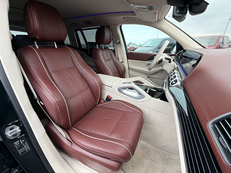 Mercedes-Benz GLS 4MATIC MAYBACH - fotka 32 z 38