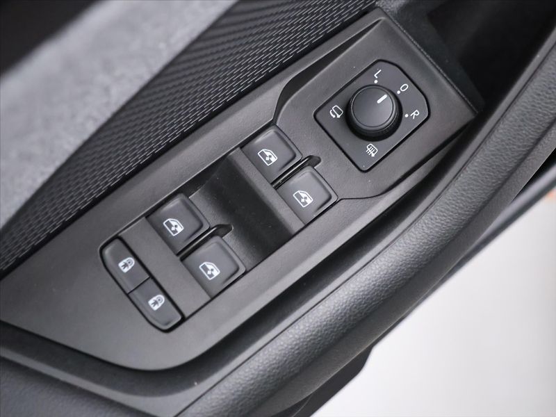 Škoda Octavia 2,0 TDI DSG Top Selection DPH - fotka 15 z 27
