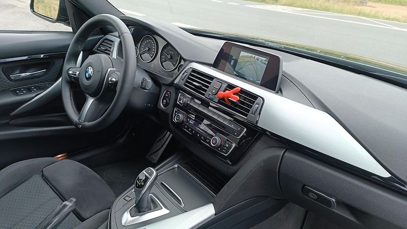 BMW Řada 3 320d MPaket 2,0D B47 Automat - fotka 13 z 36
