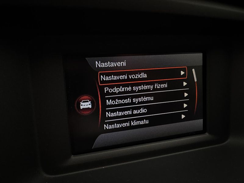 Volvo V40 T2 KINETIC CZ 1.maj REZERVACE - fotka 34 z 40