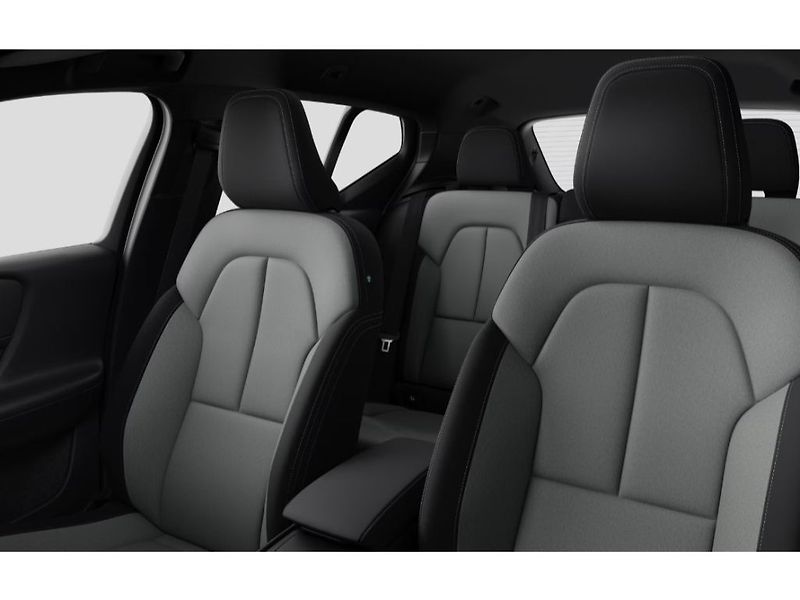 Volvo XC40 CORE B3 120kW - fotka 10 z 10