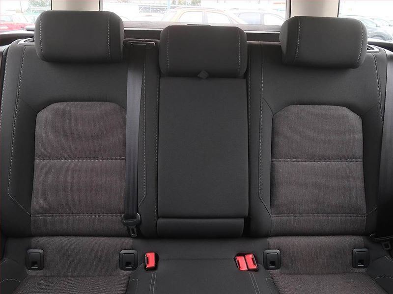 Volkswagen Passat (2017) 1.6 TDI, Automat, Navi - fotka 10 z 18