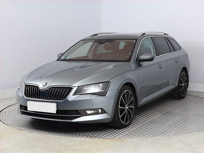 Škoda Superb (2016) Style 2.0 TDI, Automat, Kůže - fotka 2 z 19